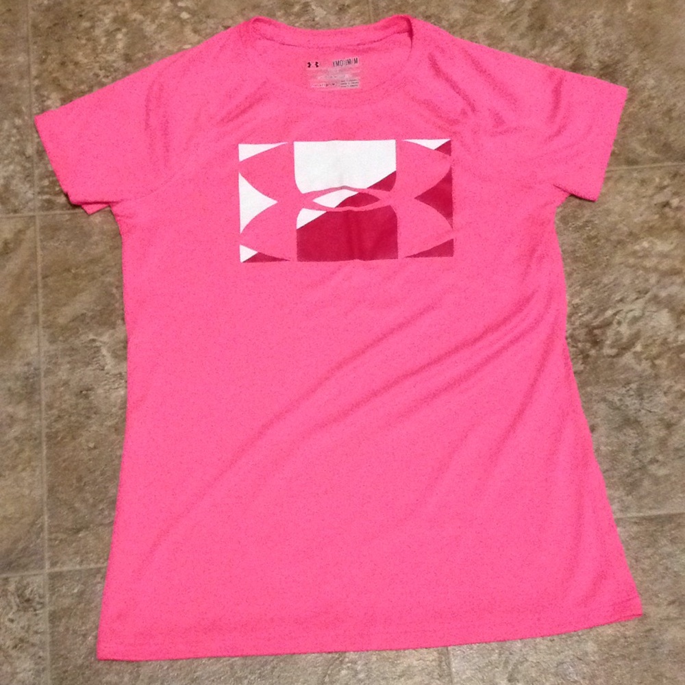 Pink under armour tee shirt